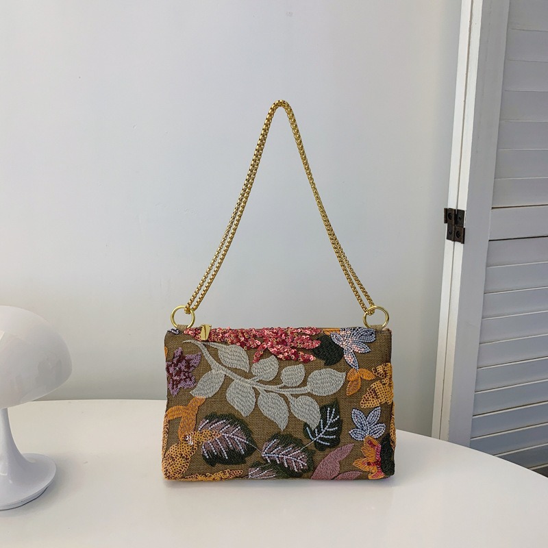 Torebka kopertówka z cekinami  – Embroidery Bali recenzja i cena
