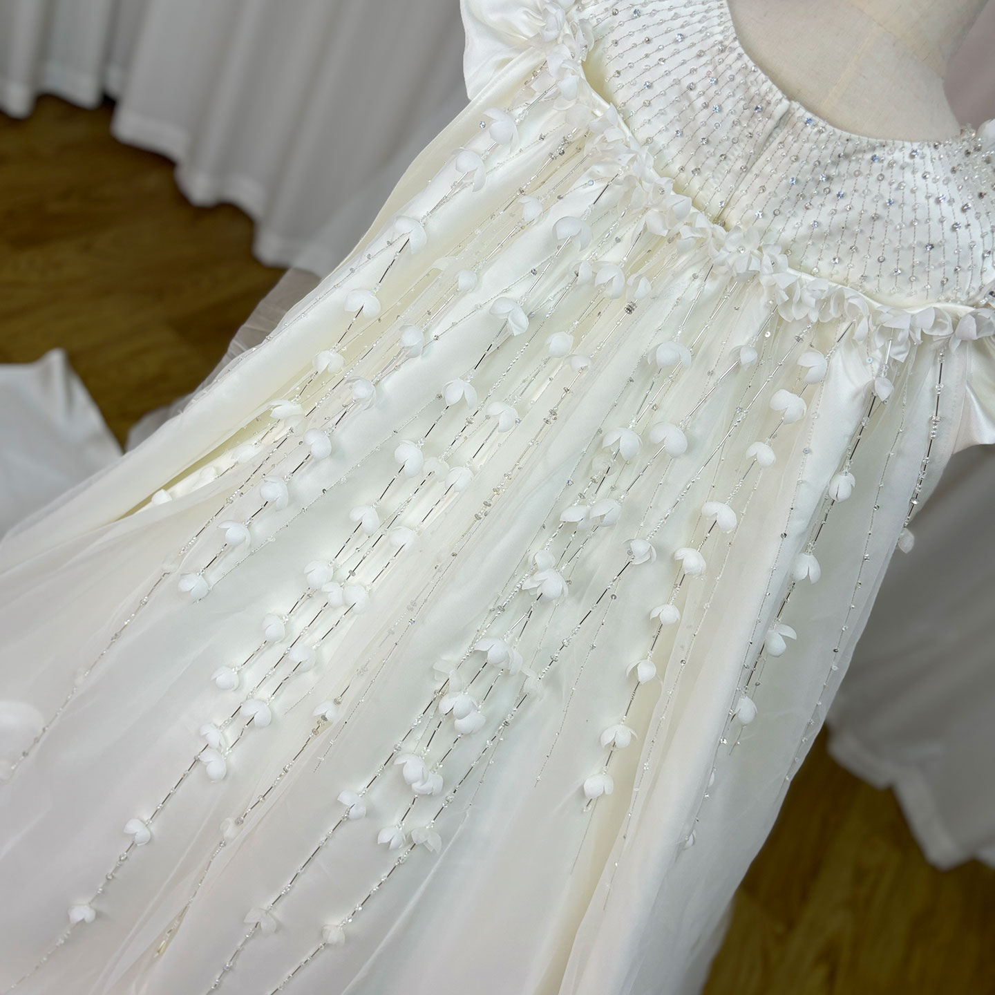 Jill Wish J153 Luksusowa Biała – Embroidery Arabic recenzja i cena
